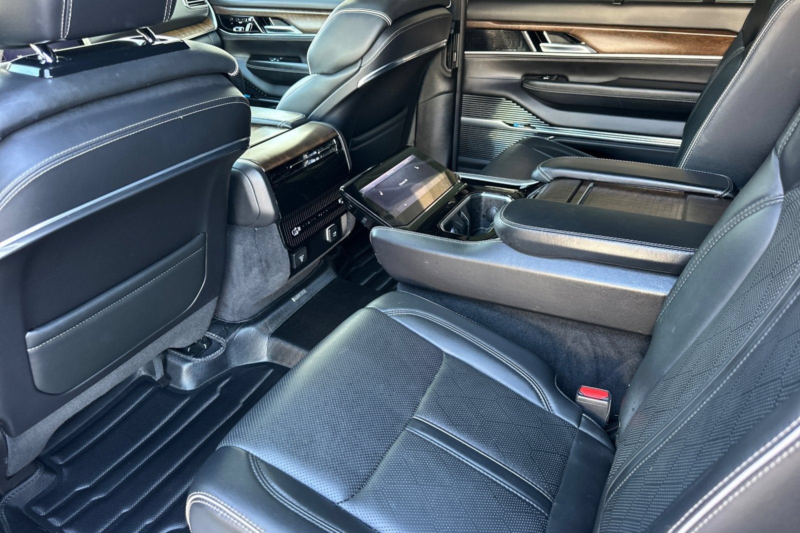 2023 Jeep Grand Wagoneer Series II