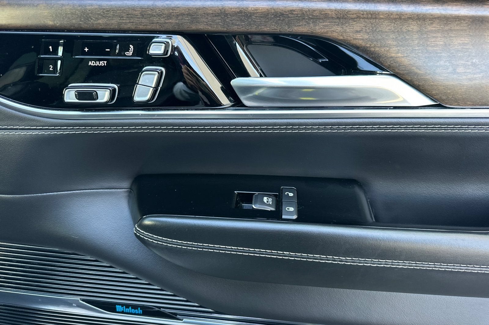 2023 Jeep Grand Wagoneer Series II