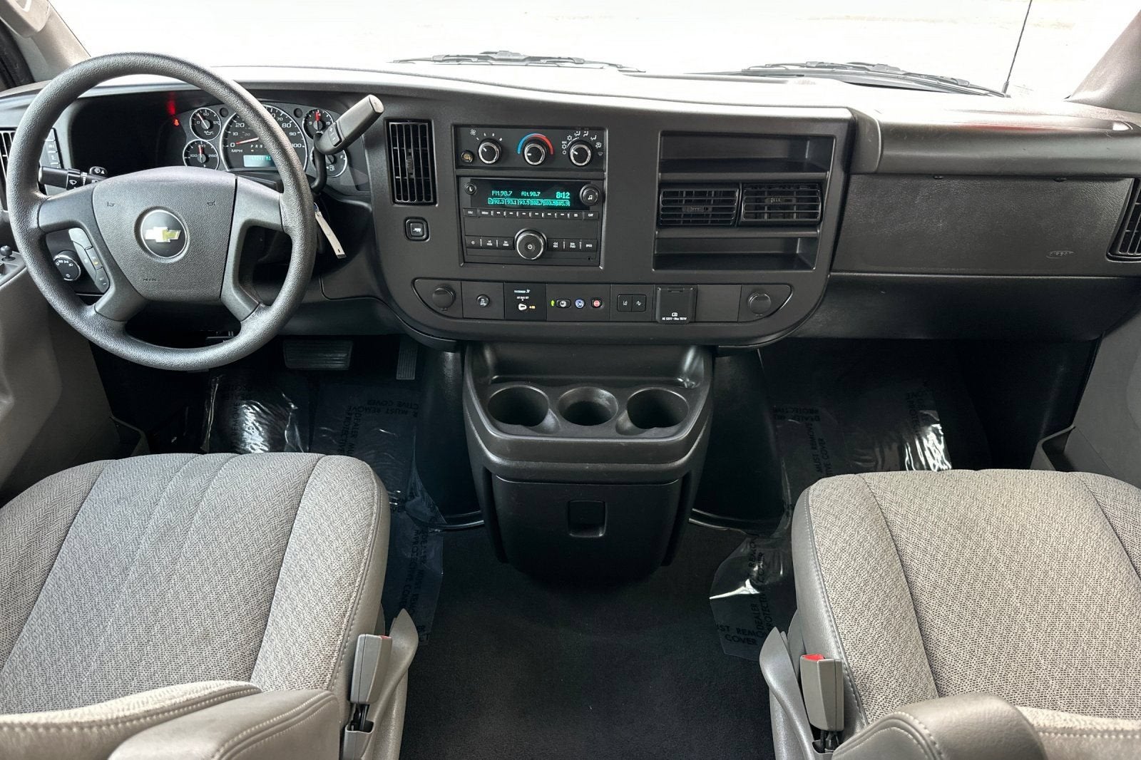 2024 Chevrolet Express Passenger 3500 1LT