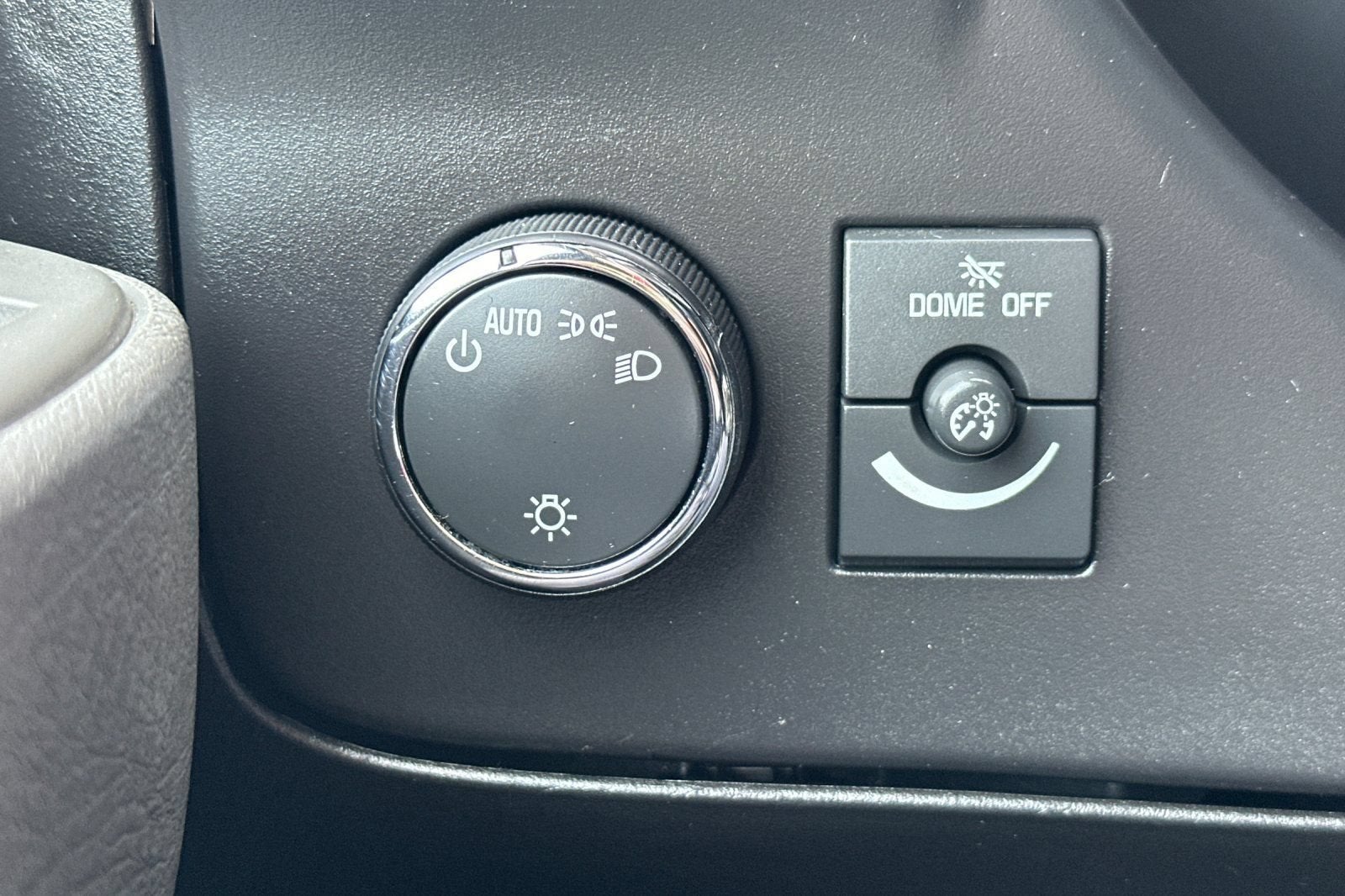 2024 Chevrolet Express Passenger 3500 1LT