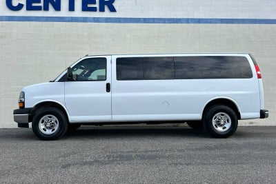 2024 Chevrolet Express Passenger 3500 1LT