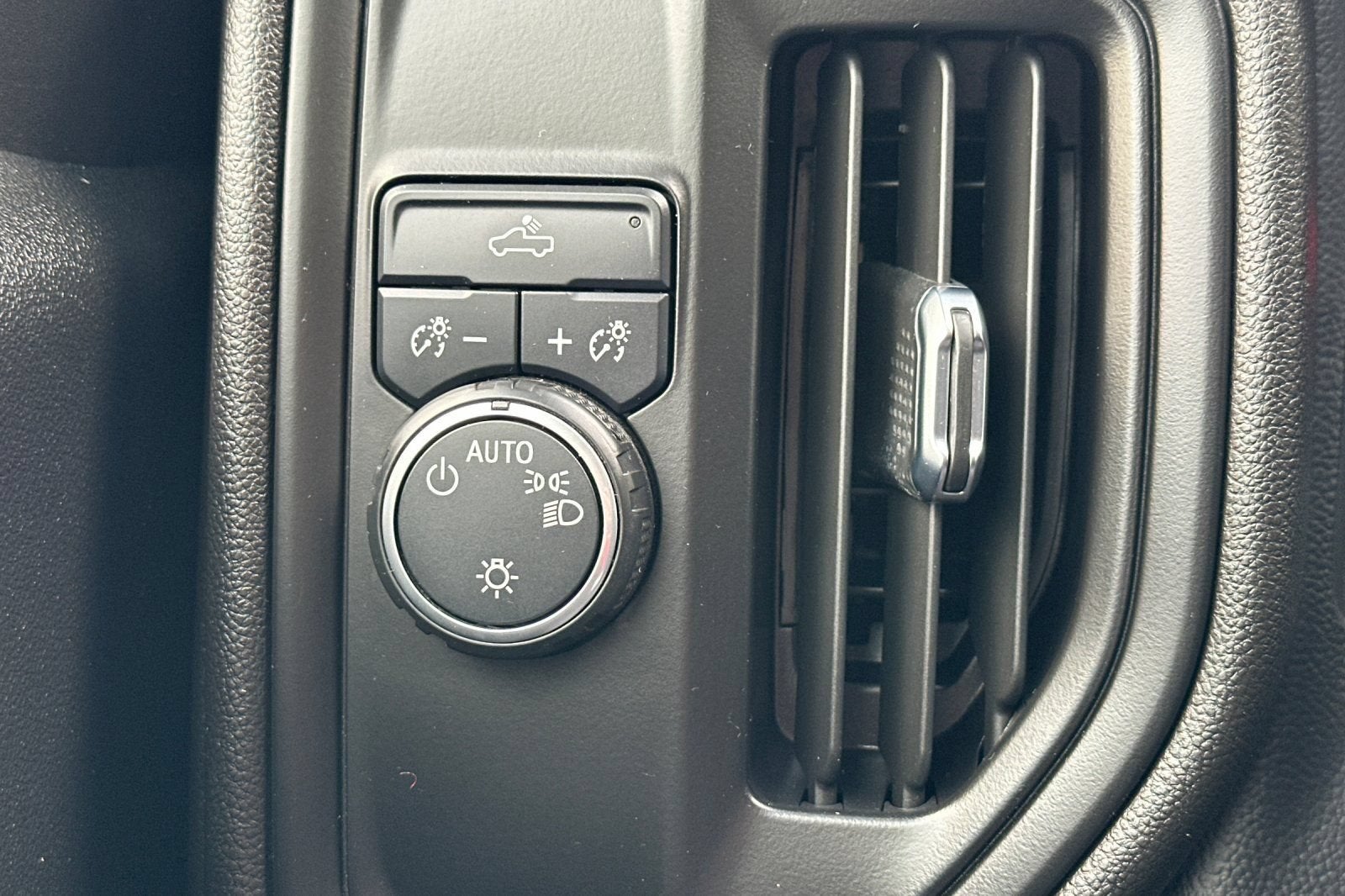 2021 Chevrolet Silverado 1500 Custom - Photo 32