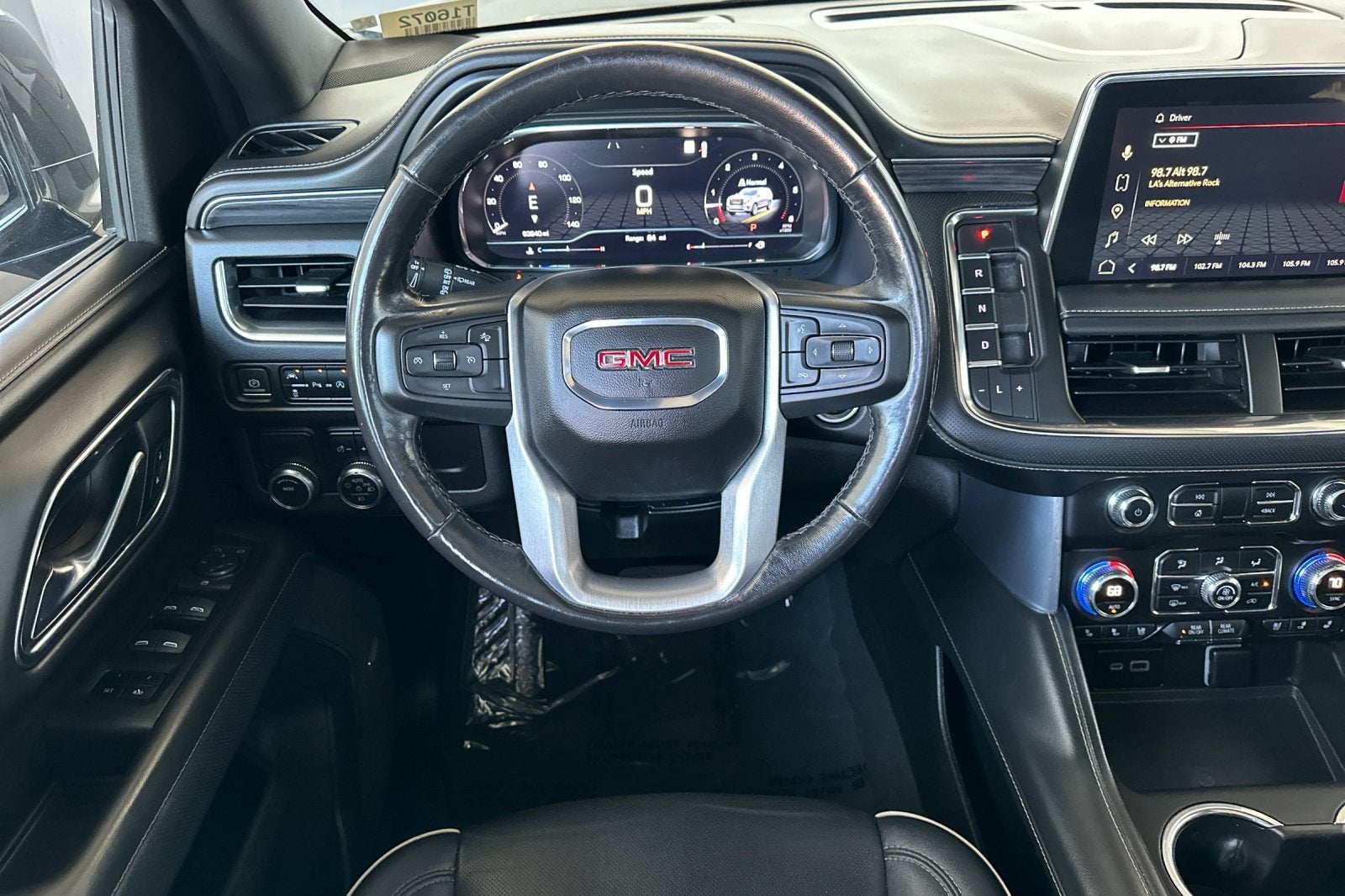 2023 GMC Yukon XL SLT