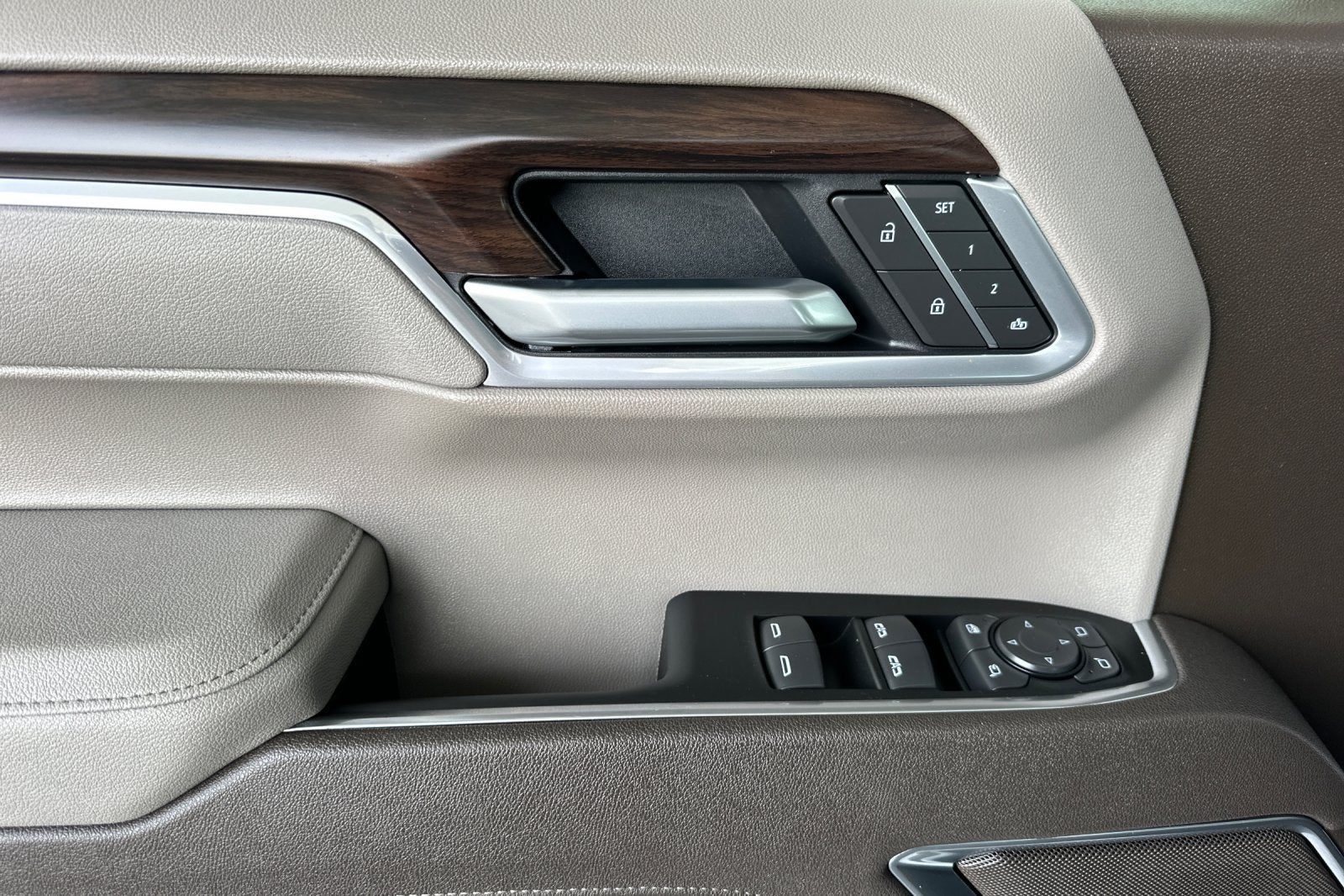 2026 GMC Sierra 1500 SLT - Photo 11