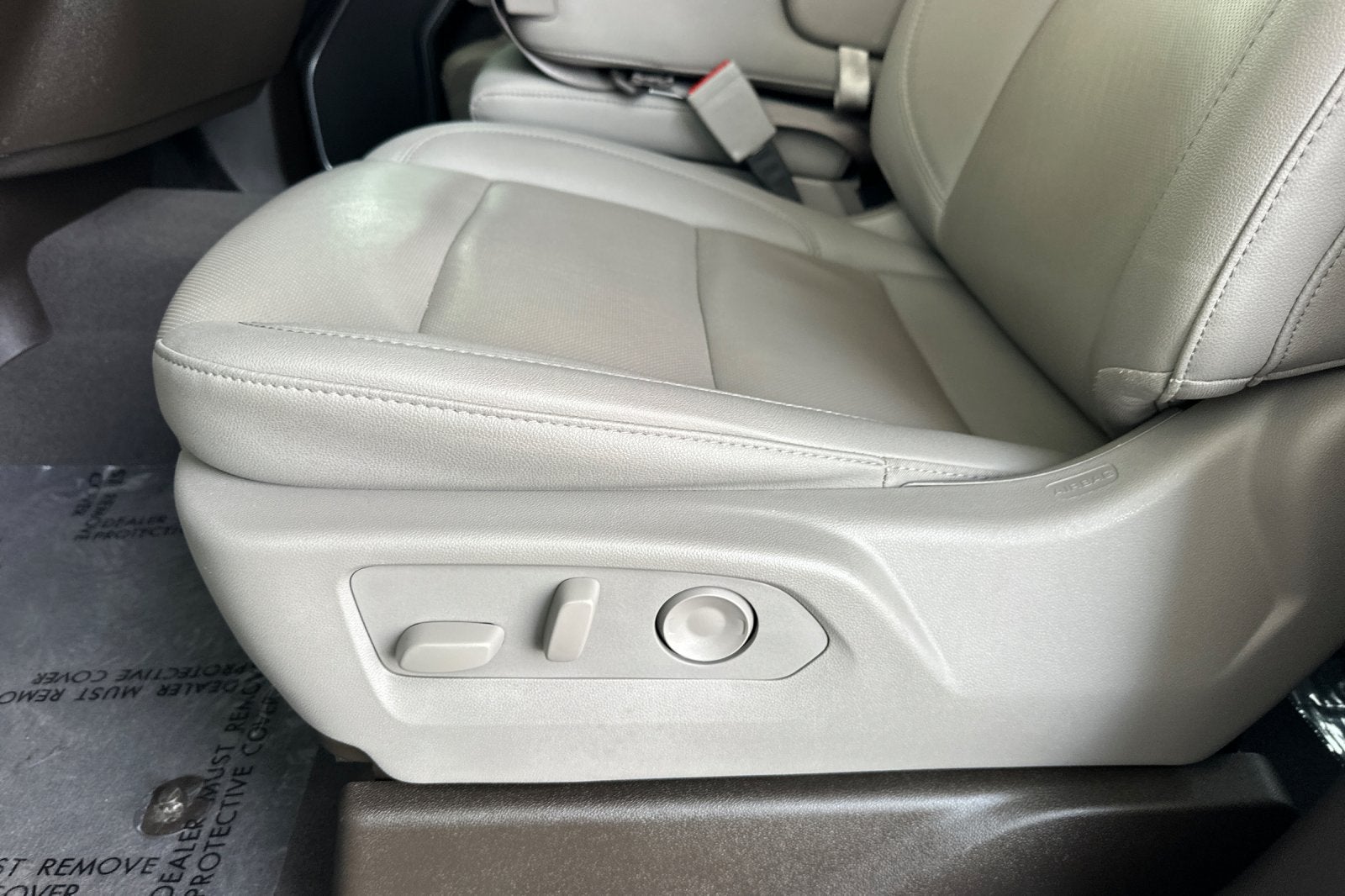 2026 GMC Sierra 1500 SLT - Photo 13