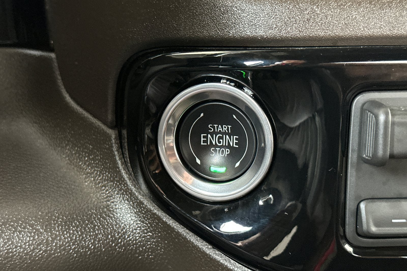 2026 GMC Sierra 1500 SLT - Photo 29