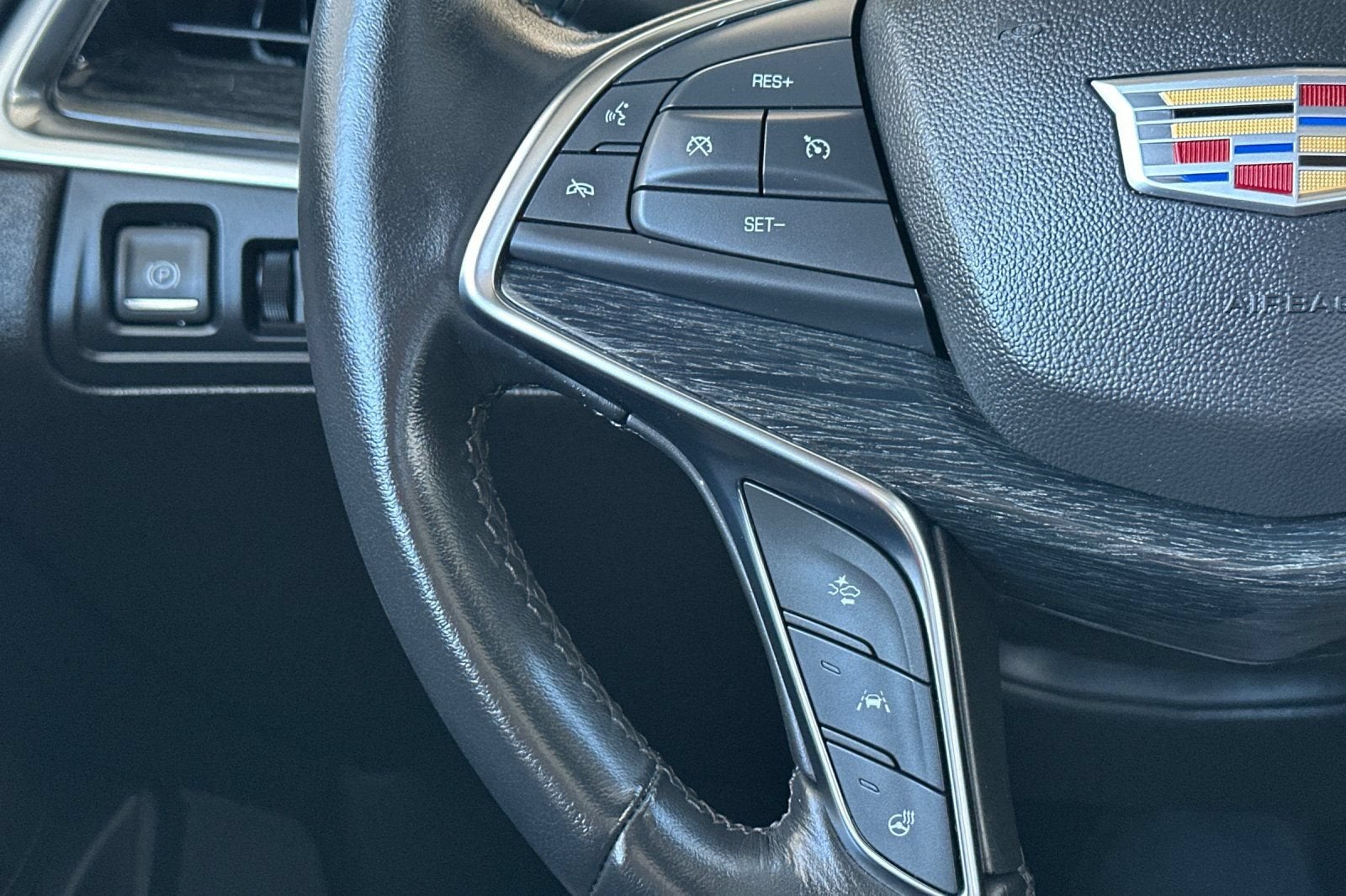 2023 Cadillac XT5 FWD Premium Luxury