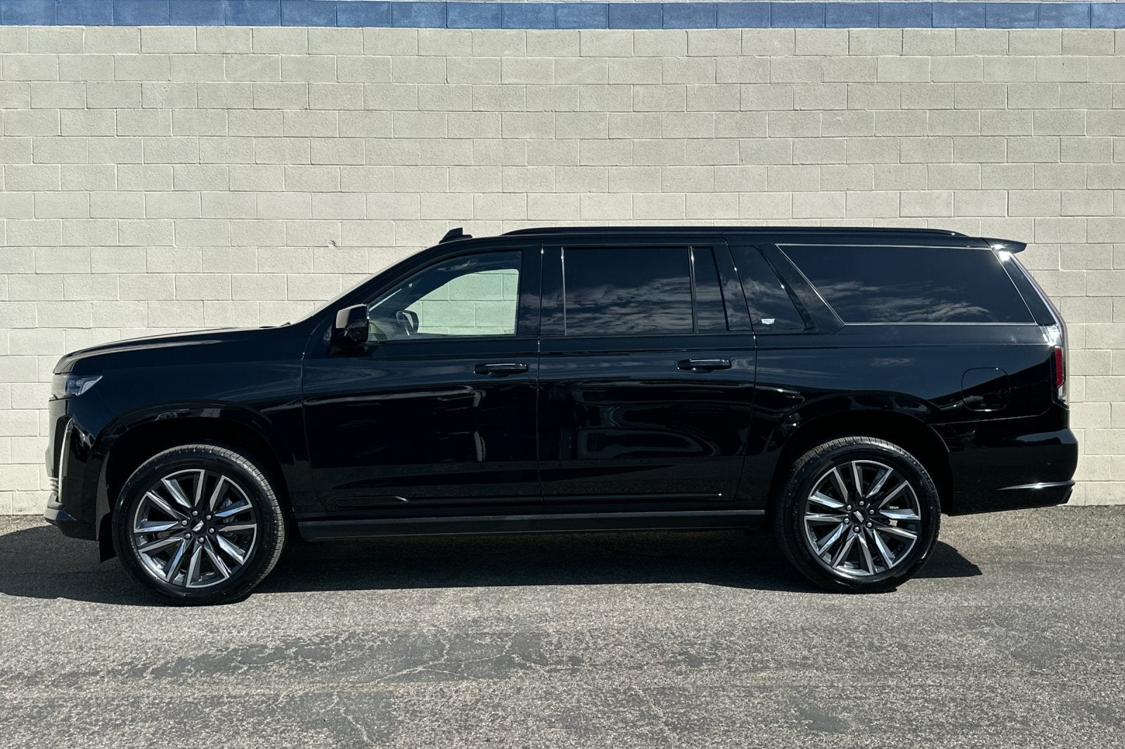 2024 Cadillac Escalade ESV Sport - Photo 7