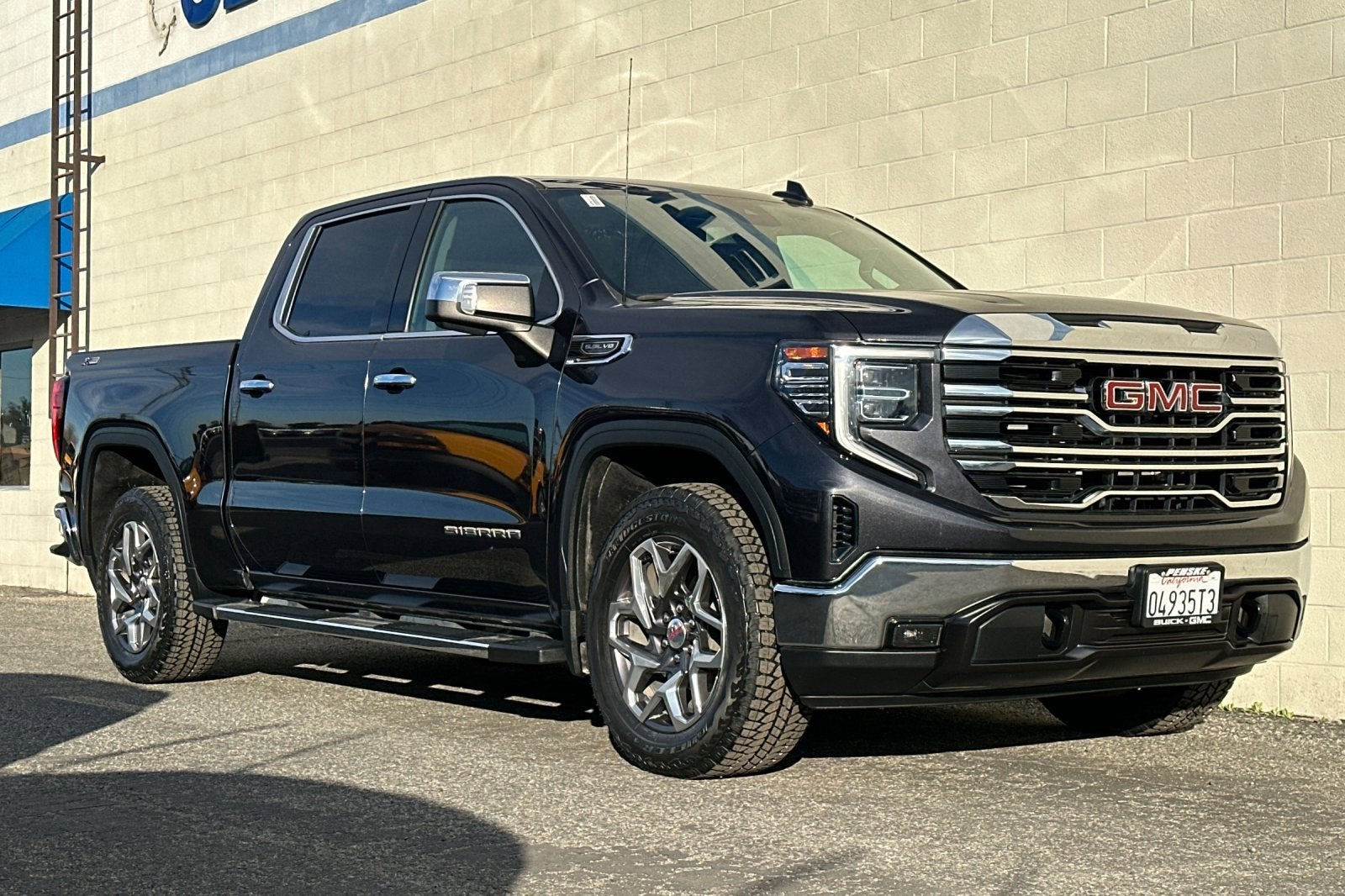 2023 GMC Sierra 1500 SLT