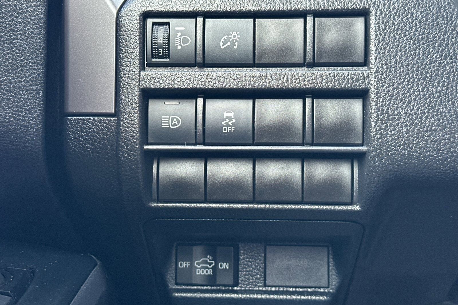 2025 Toyota Tacoma 2WD SR5