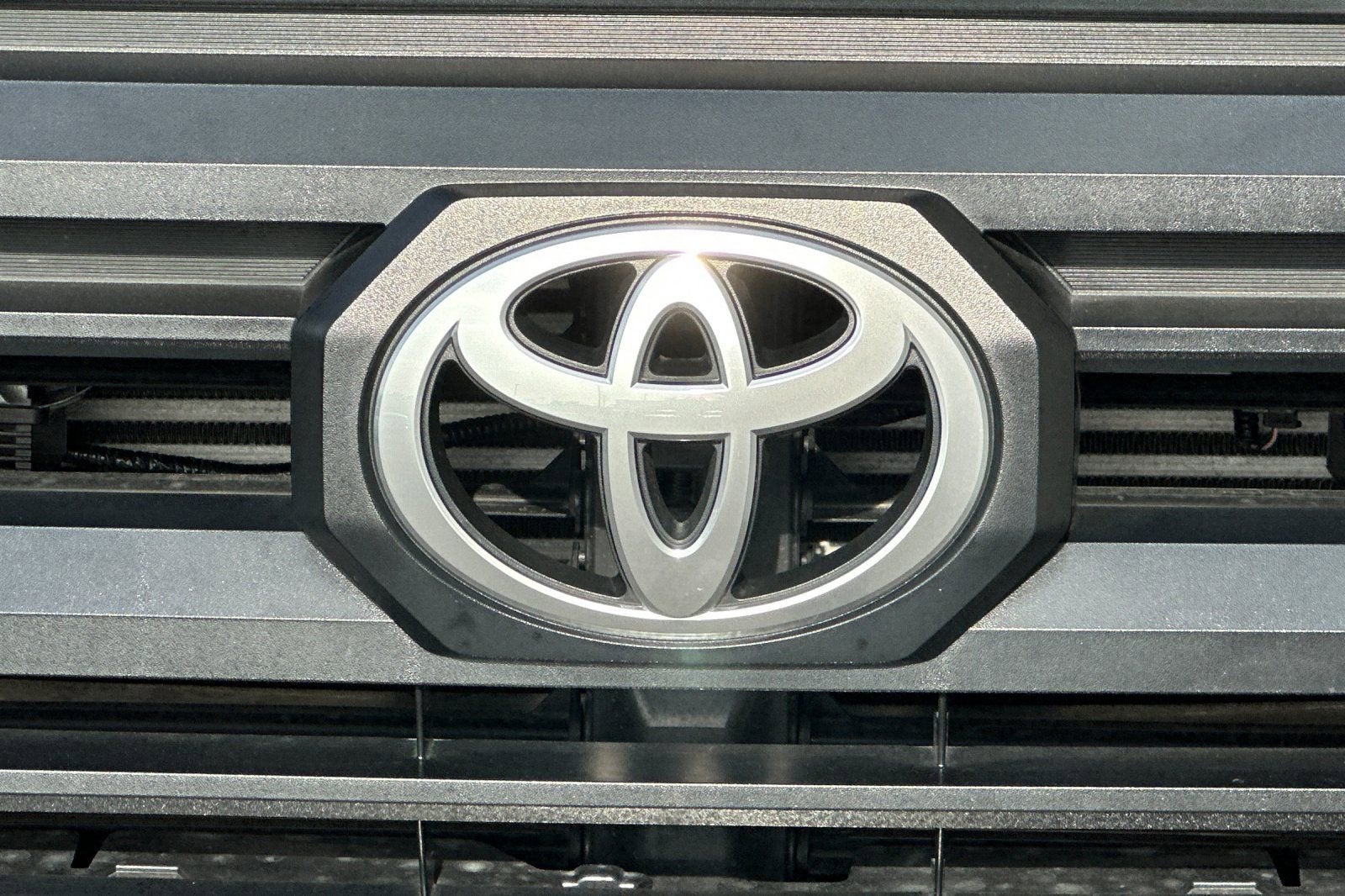 2025 Toyota Tacoma 2WD SR5