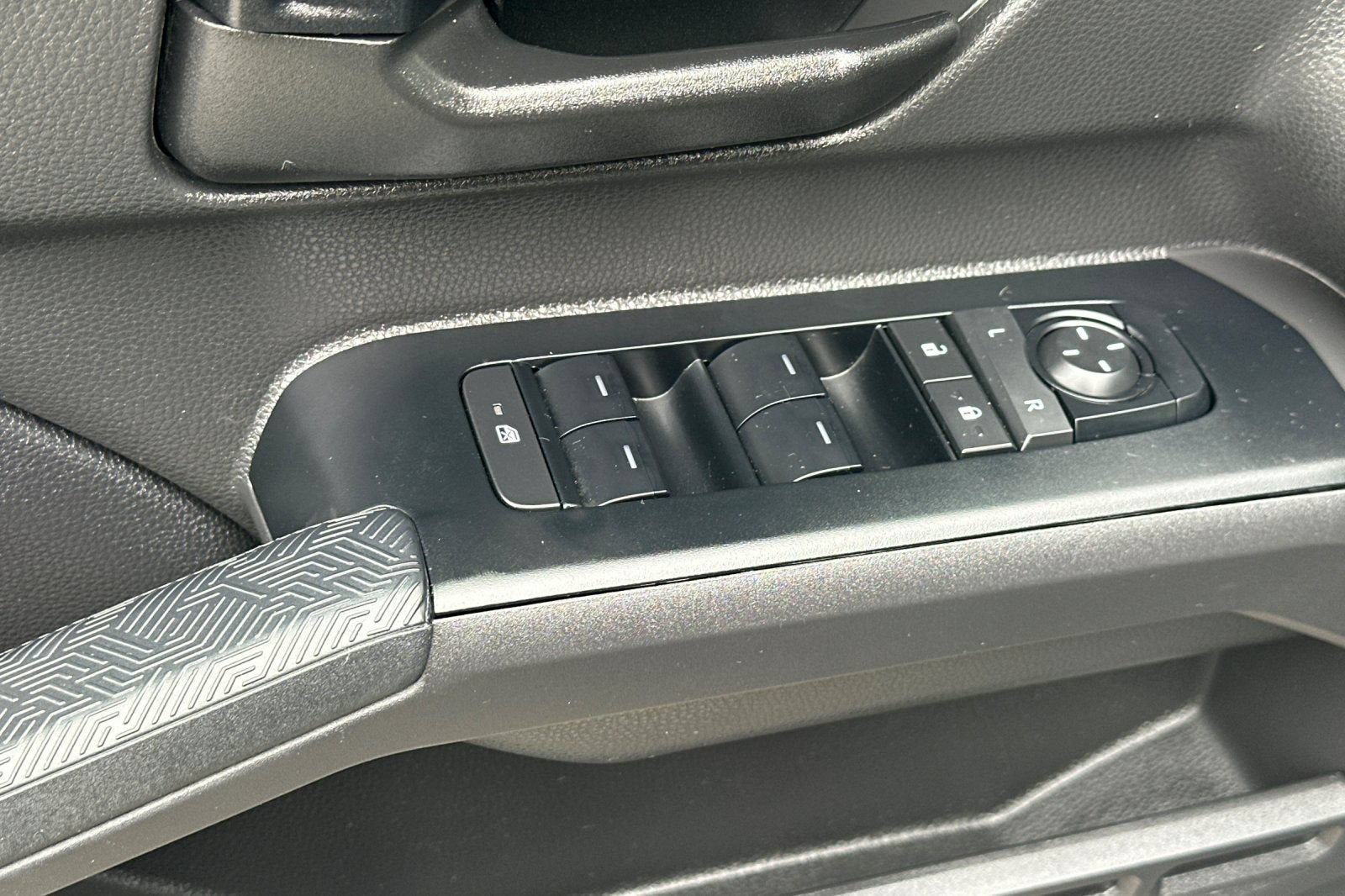 2025 Toyota Tacoma 4WD SR