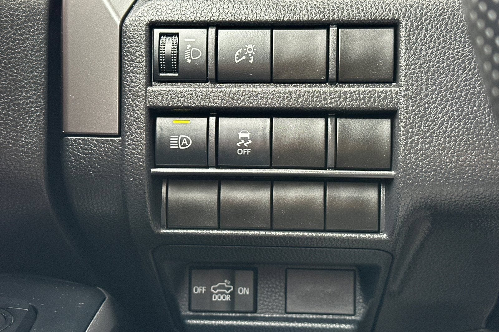 2025 Toyota Tacoma 4WD SR
