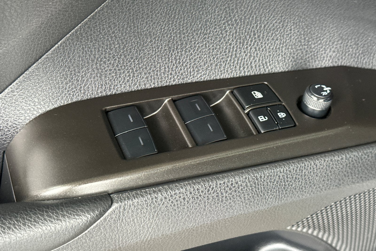 2024 Toyota Camry SE - Photo 12