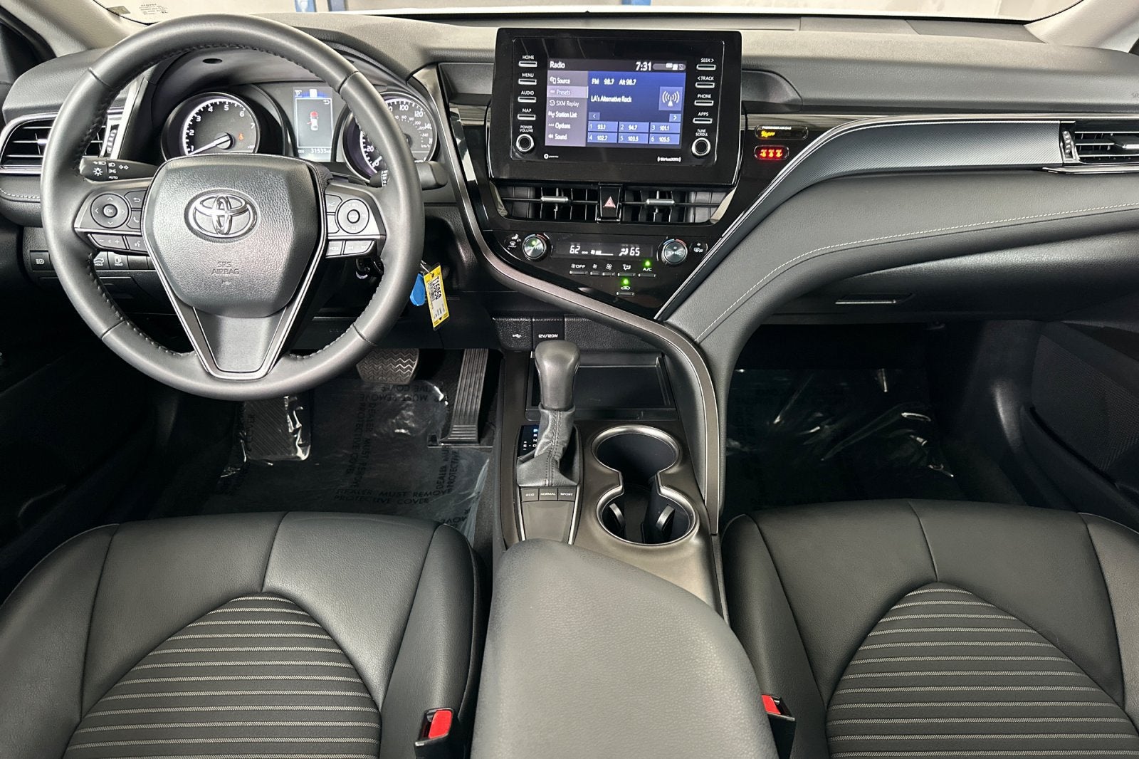 2024 Toyota Camry SE - Photo 15