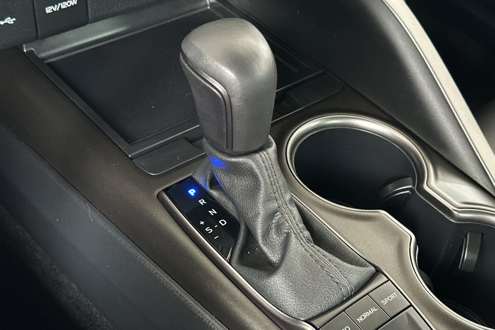 2024 Toyota Camry SE - Photo 26