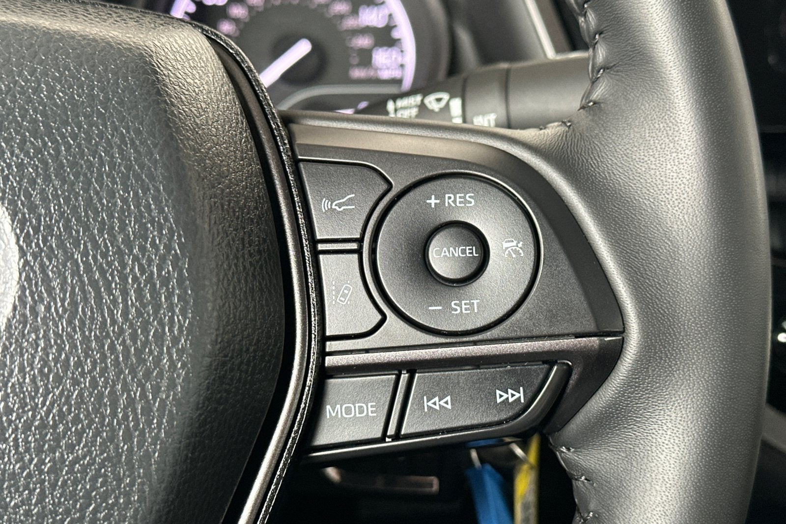 2024 Toyota Camry SE - Photo 29