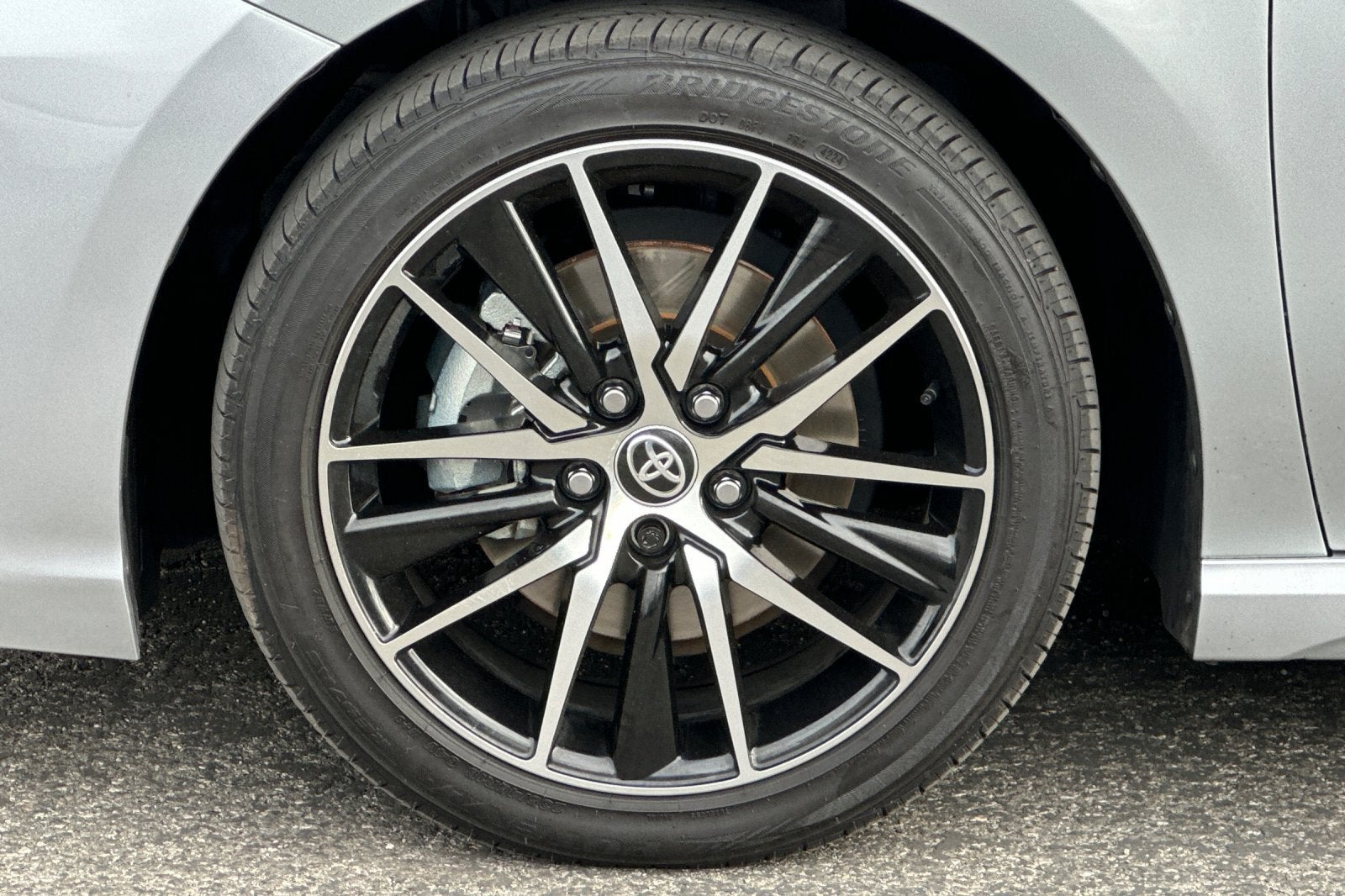 2024 Toyota Camry SE - Photo 33