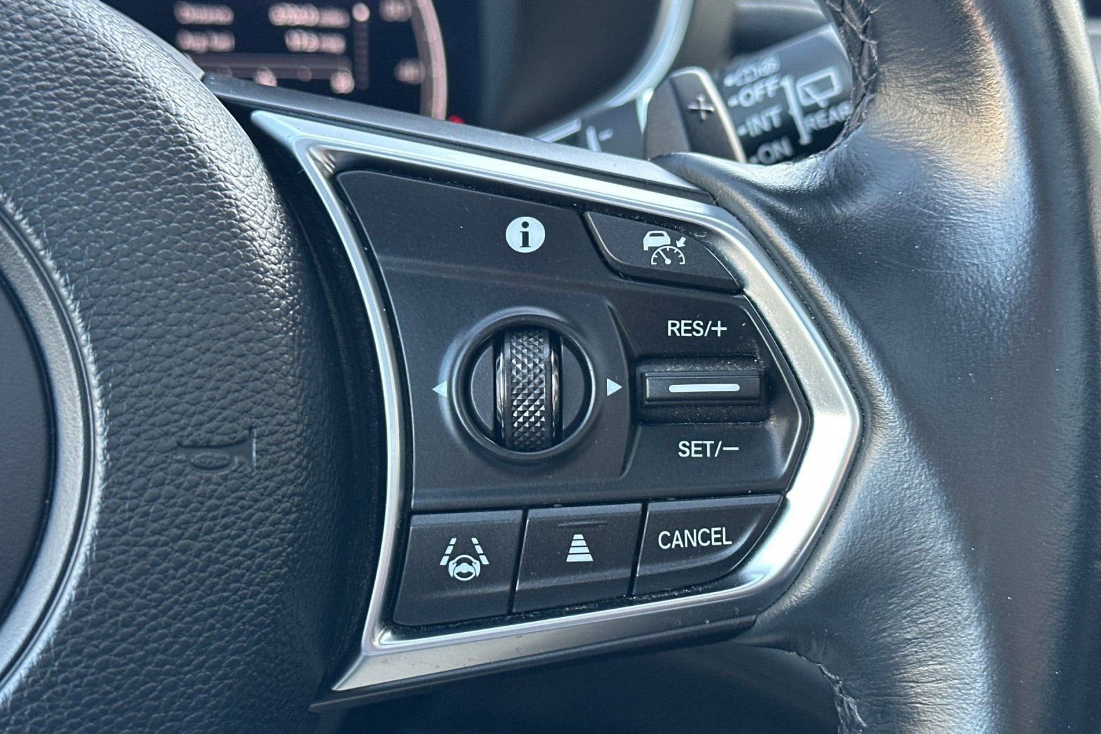 2023 Acura MDX w/Technology Package