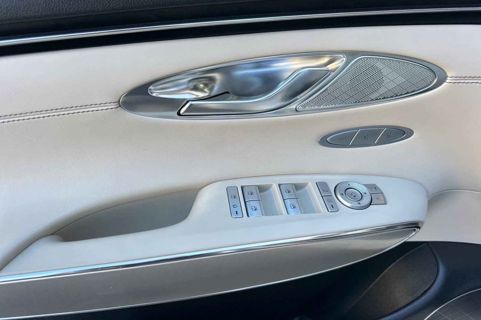 2024 Genesis GV70 2.5T