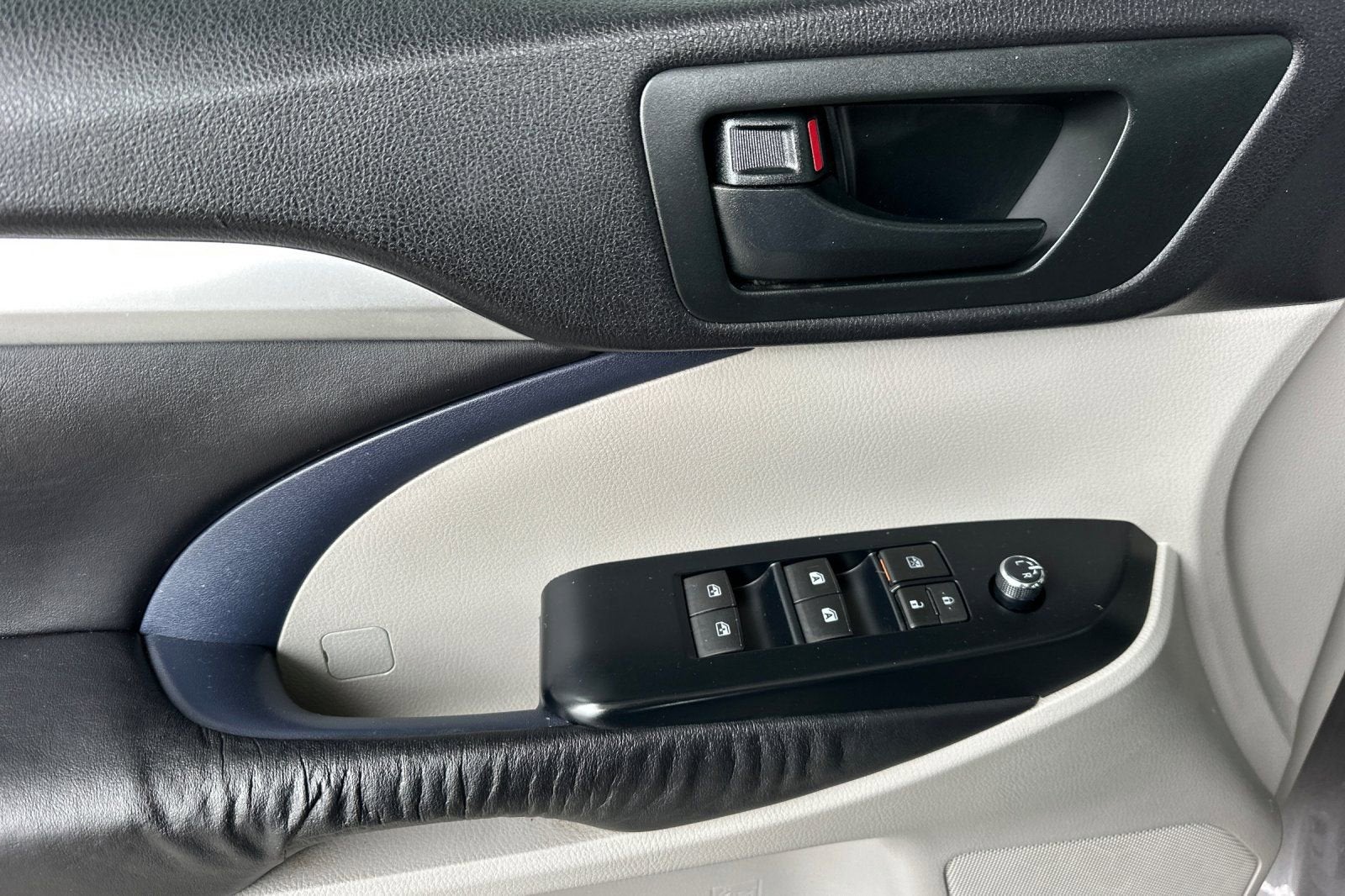 2016 Toyota Highlander LE Plus