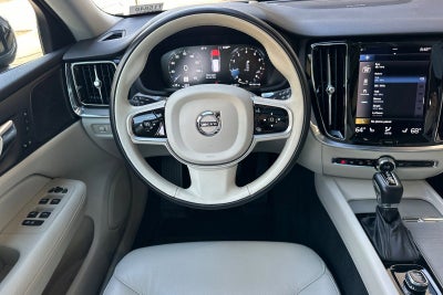 2022 Volvo V60 Cross Country T5