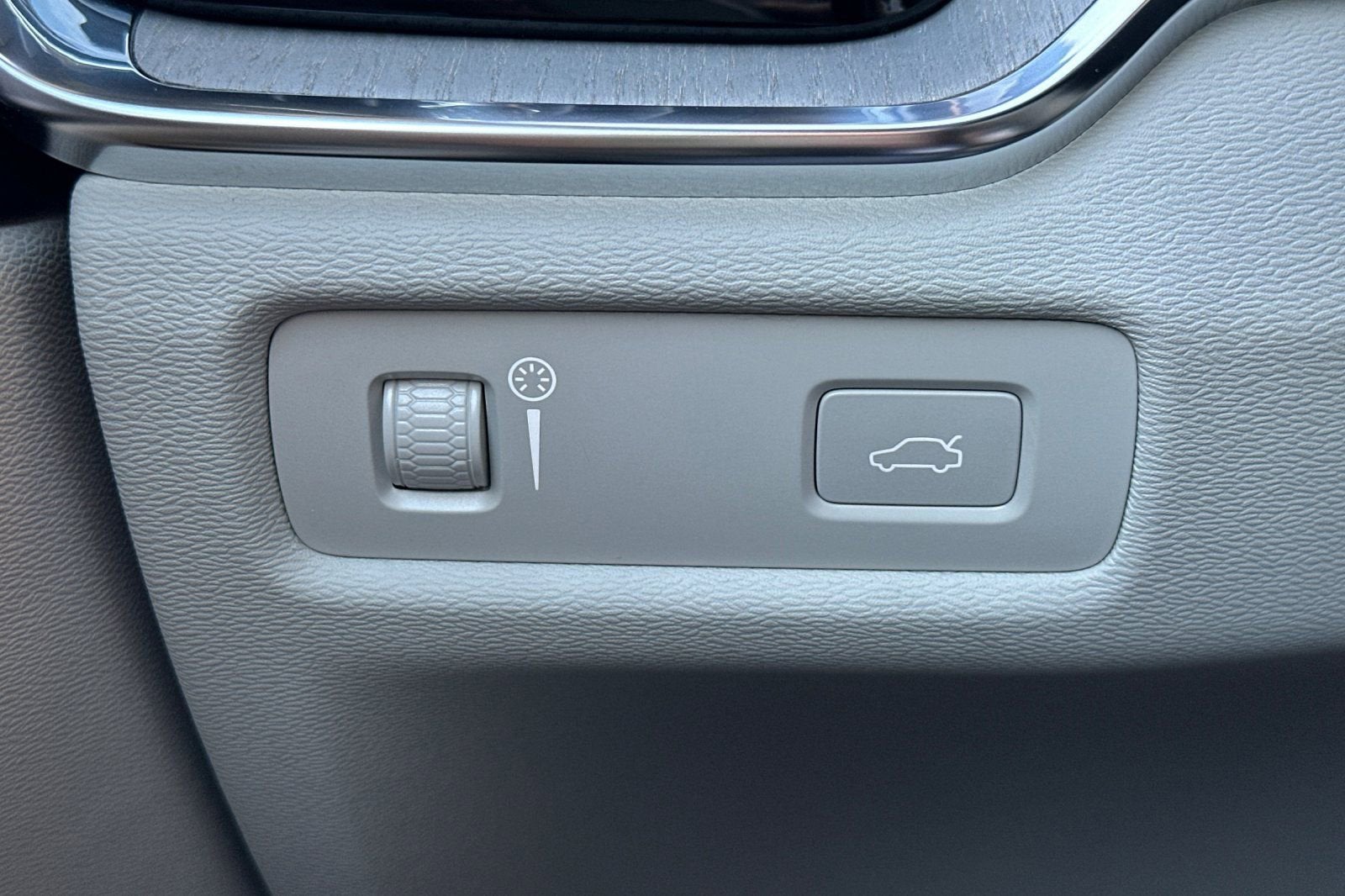 2022 Volvo V60 Cross Country T5