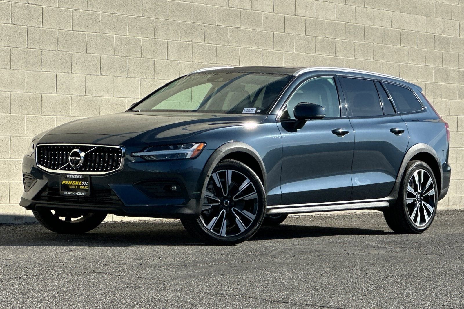 2022 Volvo V60 Cross Country T5