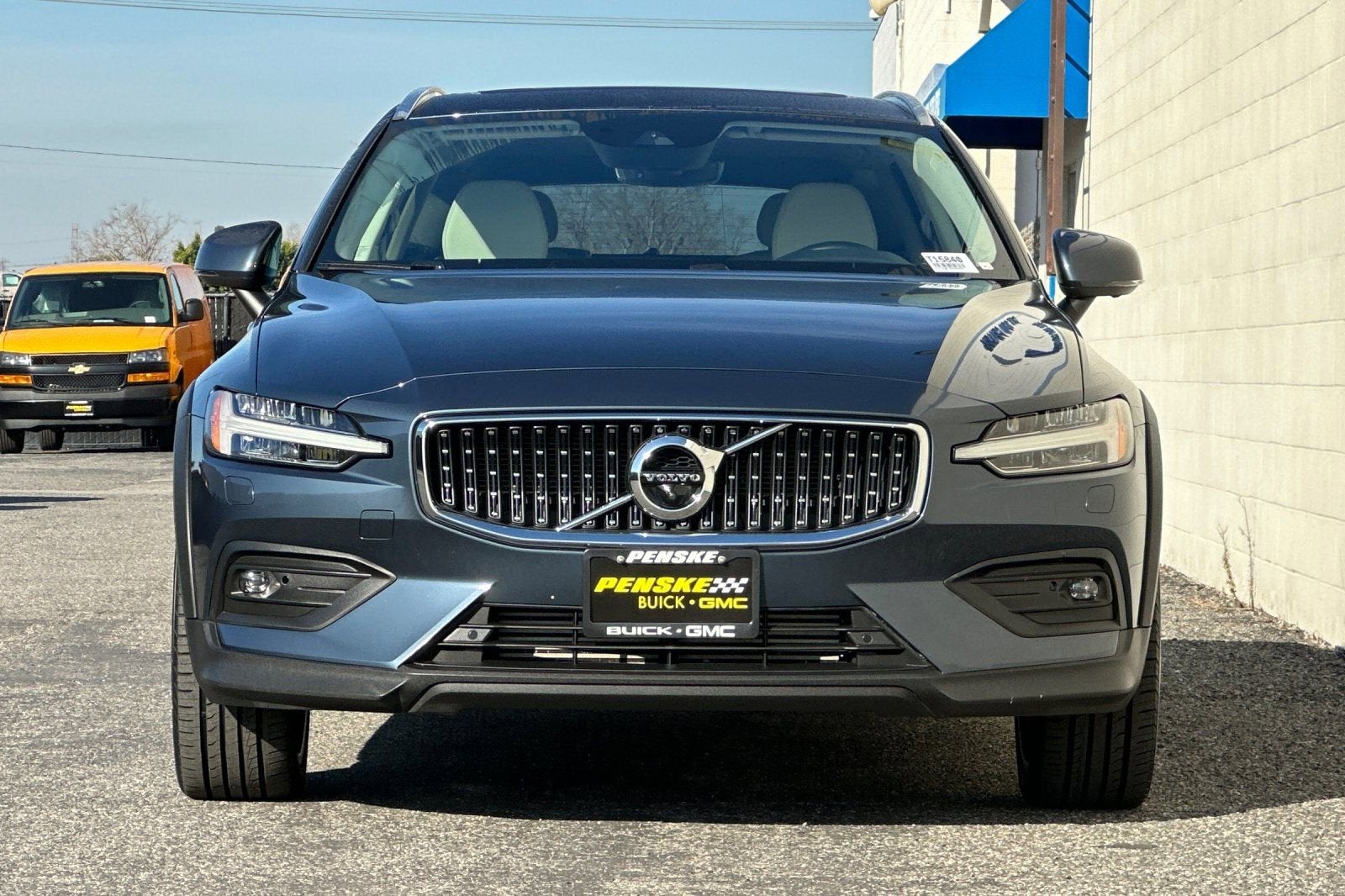 2022 Volvo V60 Cross Country T5
